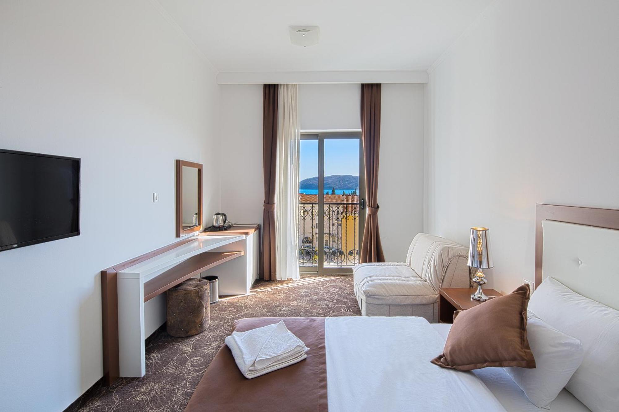 Hotel Pozzo บุดวา ภายนอก รูปภาพ