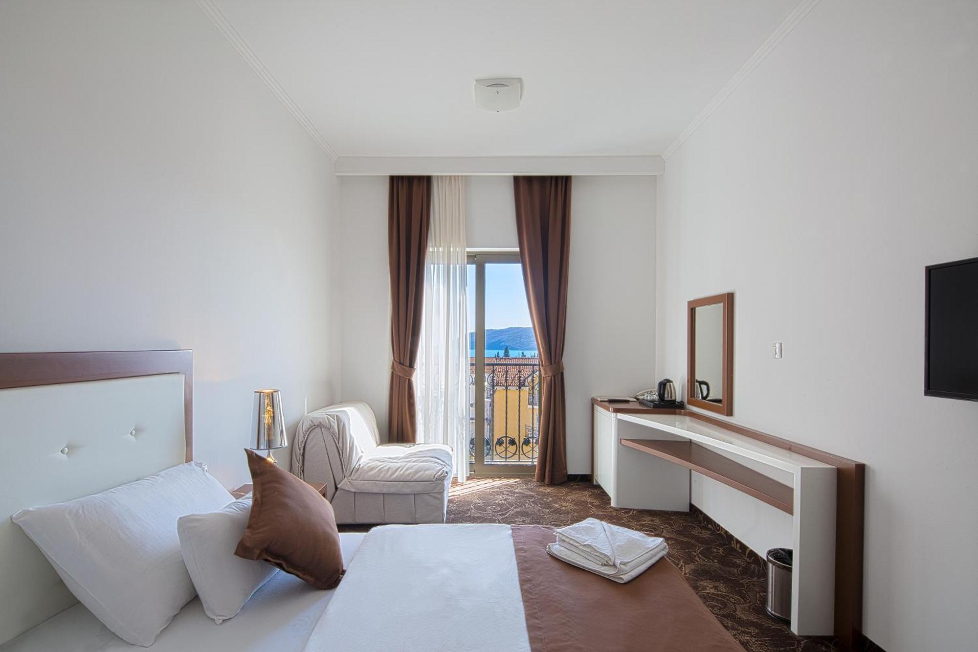 Hotel Pozzo บุดวา ภายนอก รูปภาพ