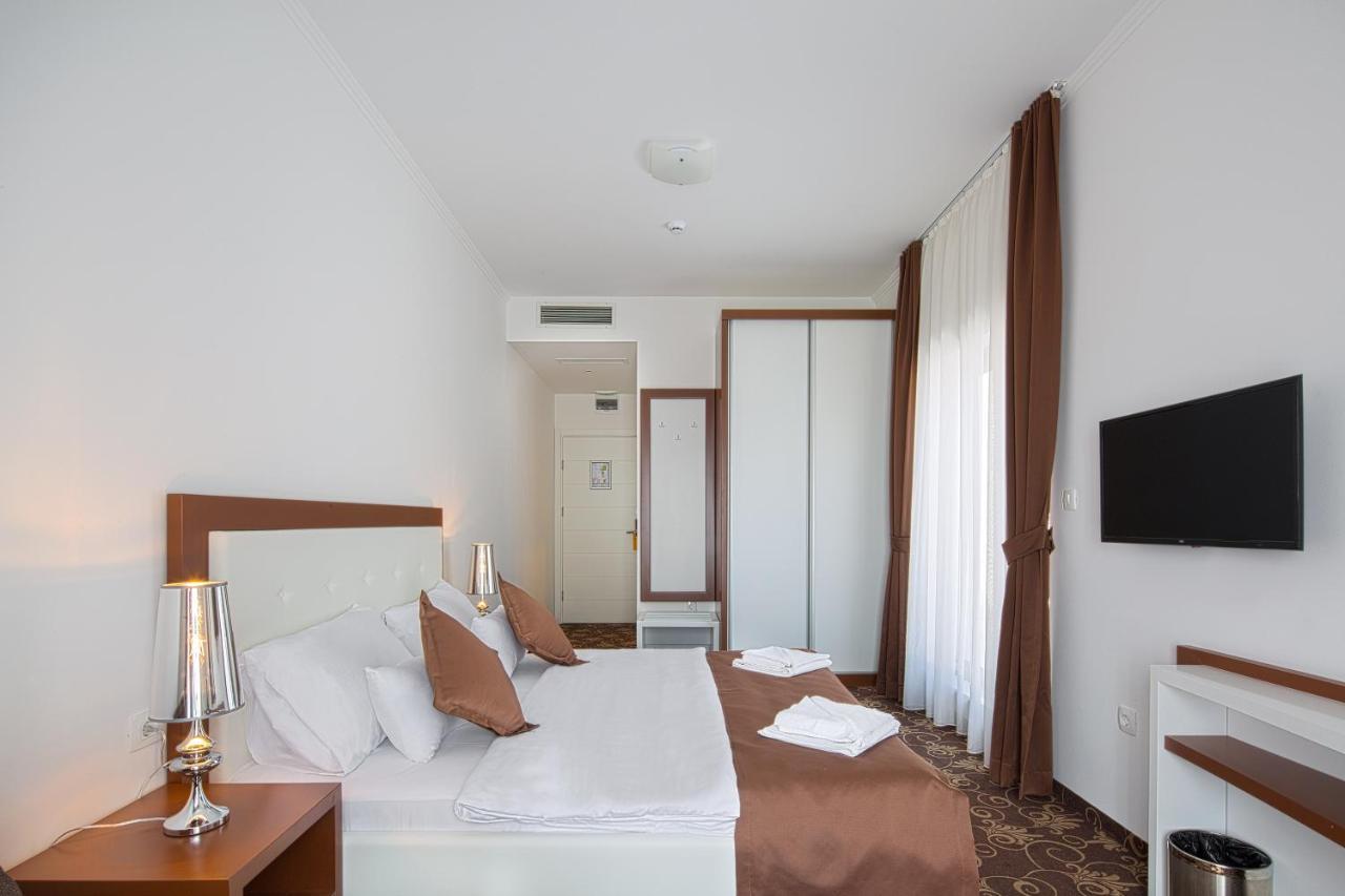 Hotel Pozzo บุดวา ภายนอก รูปภาพ