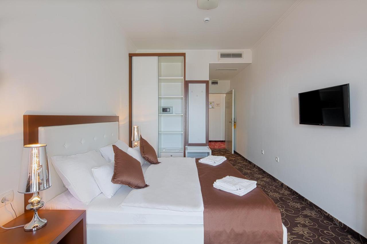Hotel Pozzo บุดวา ภายนอก รูปภาพ