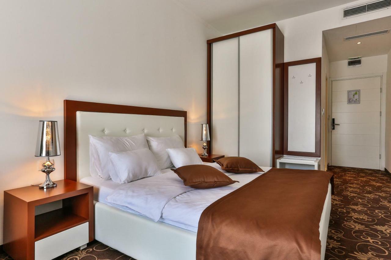 Hotel Pozzo บุดวา ภายนอก รูปภาพ
